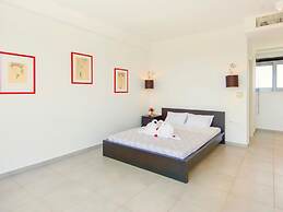 Sparkling Villa in Acrotiri with Private Pool near Sea Beach