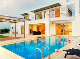 Sparkling Villa in Acrotiri with Private Pool near Sea Beach