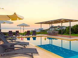 Sparkling Villa in Acrotiri with Private Pool near Sea Beach