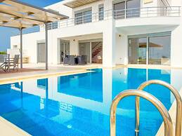 Sparkling Villa in Acrotiri with Private Pool near Sea Beach