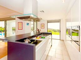 Sparkling Villa in Acrotiri with Private Pool near Sea Beach