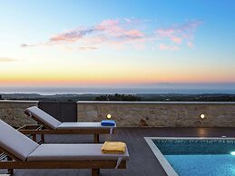 Novel Villa in Roupes with Private Pool near Arkadi Monastery