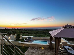 Novel Villa in Roupes with Private Pool near Arkadi Monastery