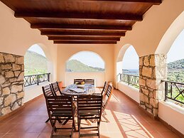 Hillside Villa in Bali With Private Pool