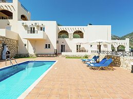 Villa on Hillside, Private Pool, Fantastic Views to bay of Bali and Mo