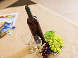 Villa on Hillside, Private Pool, Fantastic Views to bay of Bali and Mo