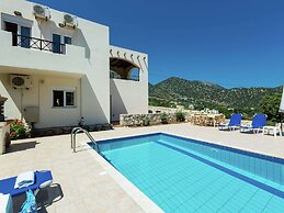 4 Indepent Villas in Bali With Pool and Seaview for Groups up to 28 Pe