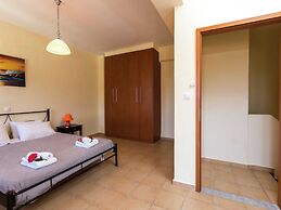 4 Indepent Villas in Bali With Pool and Seaview for Groups up to 28 Pe