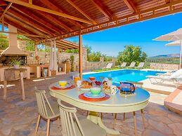 Villa Korini With Swimming Pool