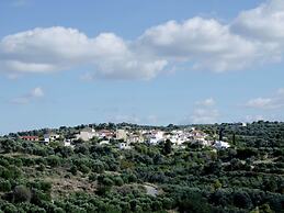 Peaceful Holiday Home in Agia Triada With Swimming Pool