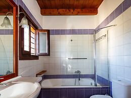 Beautiful Villa, Private Pool, Sleeps 6, Prines in Rethymnon, Crete NW