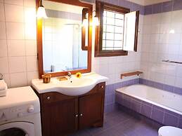 Beautiful Villa, Private Pool, Sleeps 6, Prines in Rethymnon, Crete NW