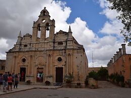 Beautiful Villa, Private Pool, Sleeps 6, Prines in Rethymnon, Crete NW
