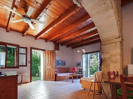 Beautiful Villa, Private Pool, Sleeps 6, Prines in Rethymnon, Crete NW