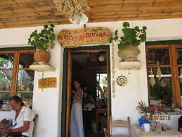 Beautiful Villa, Private Pool, Sleeps 6, Prines in Rethymnon, Crete NW