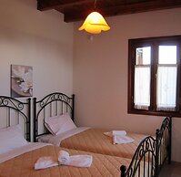 Beautiful Villa, Private Pool, Sleeps 6, Prines in Rethymnon, Crete NW