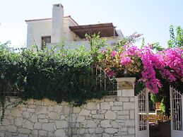 Beautiful Villa, Private Pool, Sleeps 6, Prines in Rethymnon, Crete NW