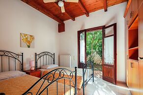 Villa in Prines With White Mountains View