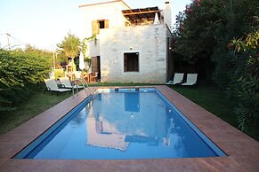 Villa in Prines With White Mountains View