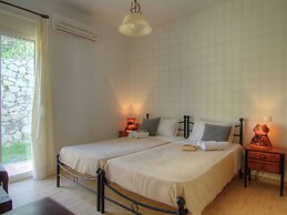 Spacious Villa in Arkadi with Swimming Pool near Sea