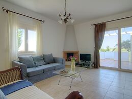Spacious Villa in Arkadi with Swimming Pool near Sea