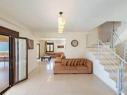 Villa in Rethimnon Crete With Private Pool