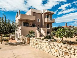 Beautiful new Large House, Private Pool, Near Beach at Rethymno, NW Co