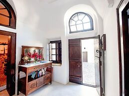 Extravagant Villa in Megalochori