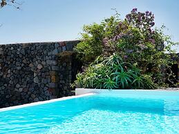 Extravagant Villa in Megalochori