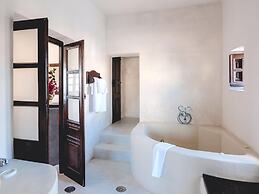 Extravagant Villa in Megalochori