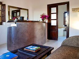 Extravagant Villa in Megalochori