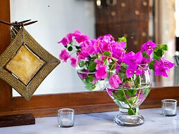 Extravagant Villa in Megalochori