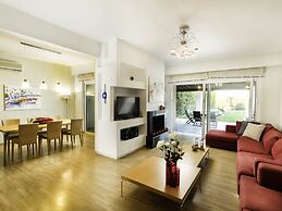 Villa on Island With Private Pool, Garde, Terrace, Parking