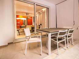 Luxury Villa Near Sea in Kalithies with Hot Tub