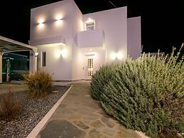 Luxury Villa Near Sea in Kalithies with Hot Tub