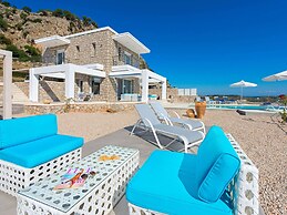 Villa in Kalythie With Pool