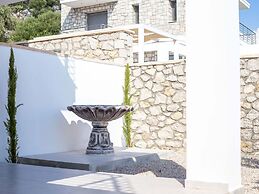 Villa in Kalythie With Pool