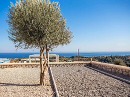 Villa in Kalythie With Pool