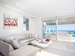 Villa in Kalythie With Pool