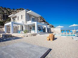 Villa in Kalythie With Pool