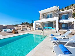 Villa in Kalythie With Pool