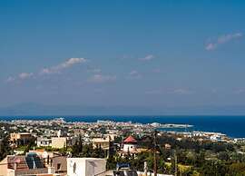 Villa in Rhodes With Infinity Pool