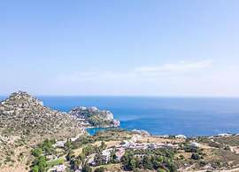 Villa in Rhodes With Infinity Pool