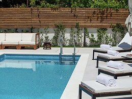 Luxurious Villa With Private Pool and Garden