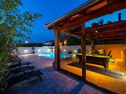 Luxurious Villa in Dalmatia Near Sea