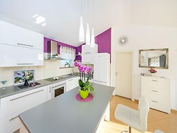 Luxurious Villa in Dalmatia Near Sea