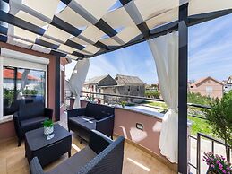 Luxurious Villa in Dalmatia Near Sea