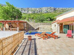 Holiday House Near Split