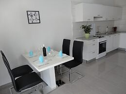 Lovely Apartment With Terrace and Gorgeous sea View. Near the Beach !