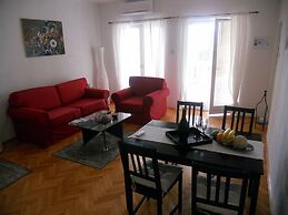 Spacious Apartment With Terrace & Outdoor Kitchen Surrounded by a Gard